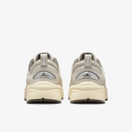 Кросівки Nike Air Jordan Trunner IB3722-101