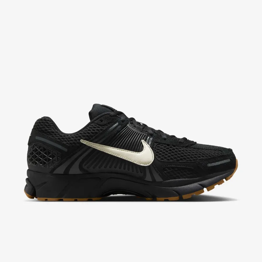 Кросівки Nike Air Zoom Vomero IB4005-010