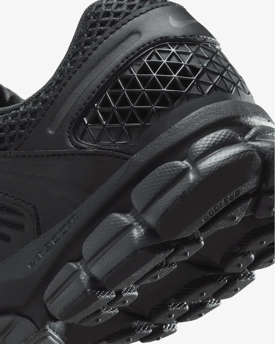 Кросівки Nike Zoom Vomero 5 SE IB4397-001