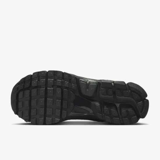Кросівки Nike Zoom Vomero 5 SE IB4397-001