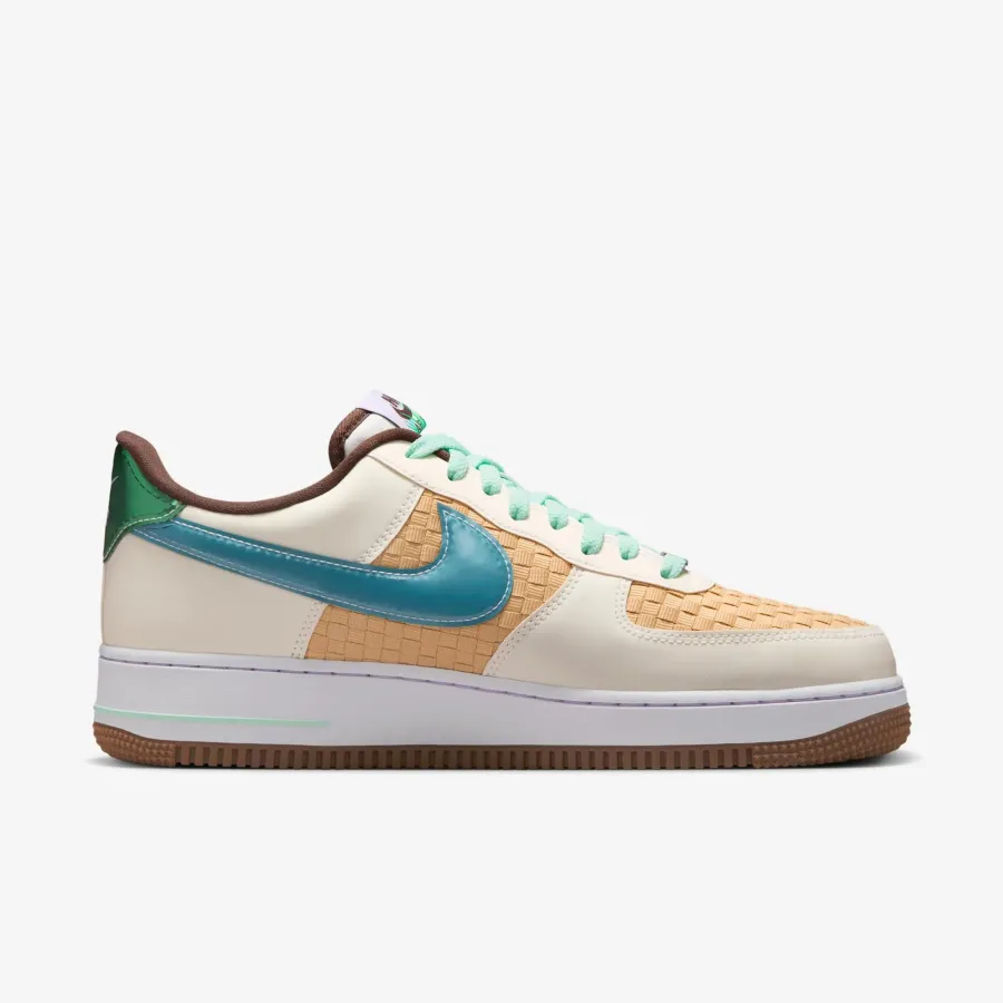 Кросівки Nike Air Force 1 Low Retro IB5722-100