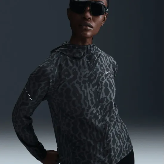 Куртка Nike Swift Dri-FIT Packable Running IB5844-010