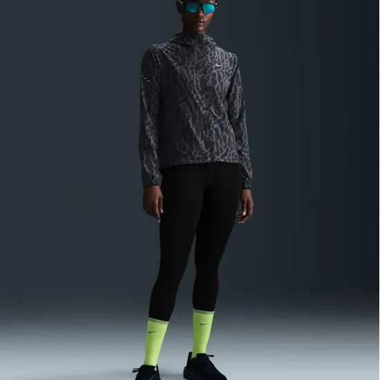 Куртка Nike Swift Dri-FIT Packable Running IB5844-010