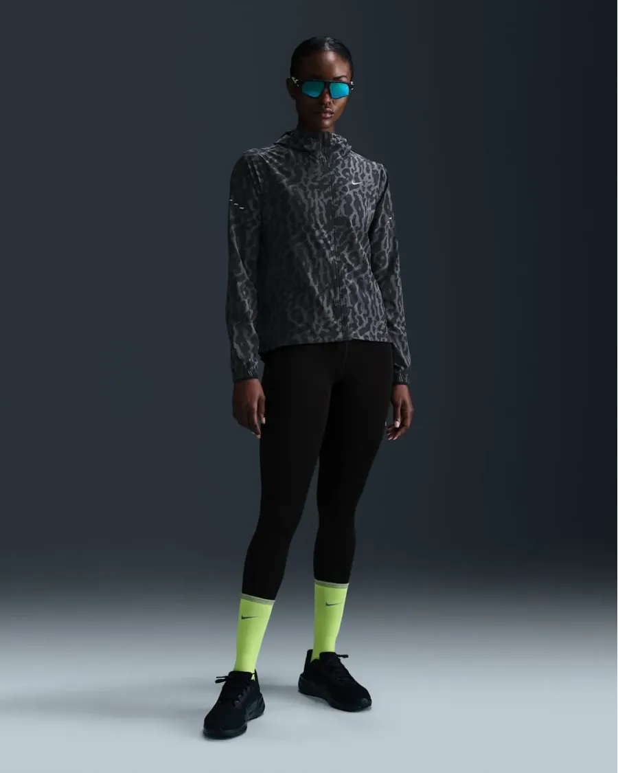 Куртка Nike Swift Dri-FIT Packable Running IB5844-010