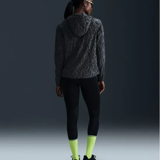 Куртка Nike Swift Dri-FIT Packable Running IB5844-010
