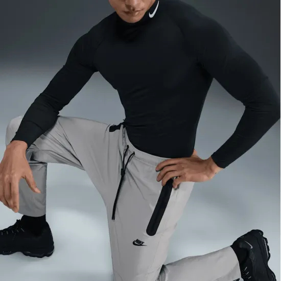 Штани Nike Tech Woven Open-Hem Trousers IB6663-012