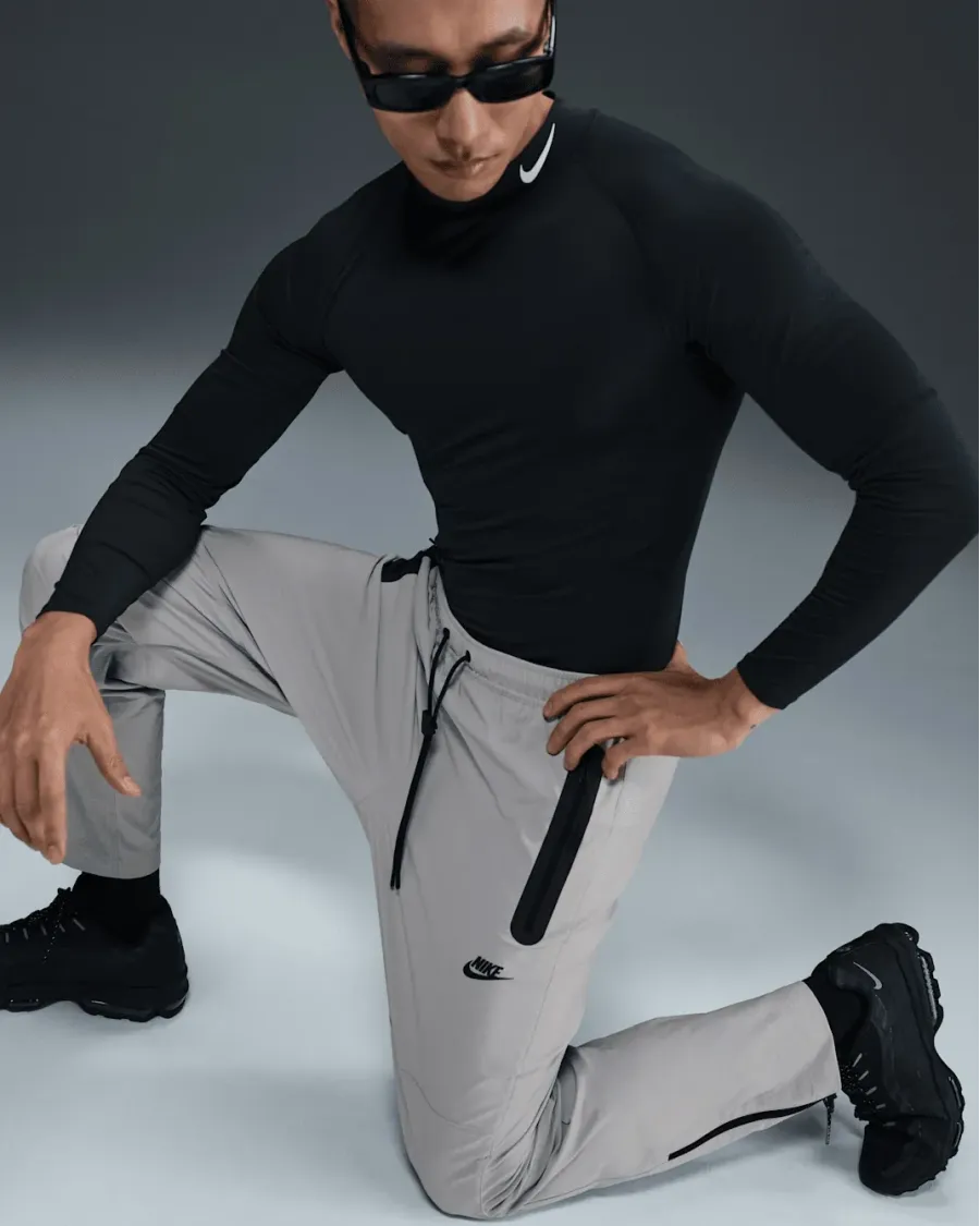 Штани Nike Tech Woven Open-Hem Trousers IB6663-012