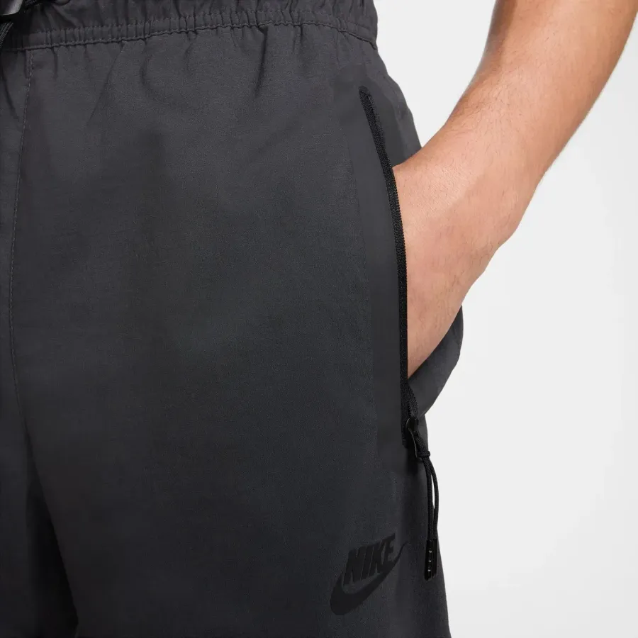 Штани Nike Tech Woven Open-Hem Trousers IB6663-060