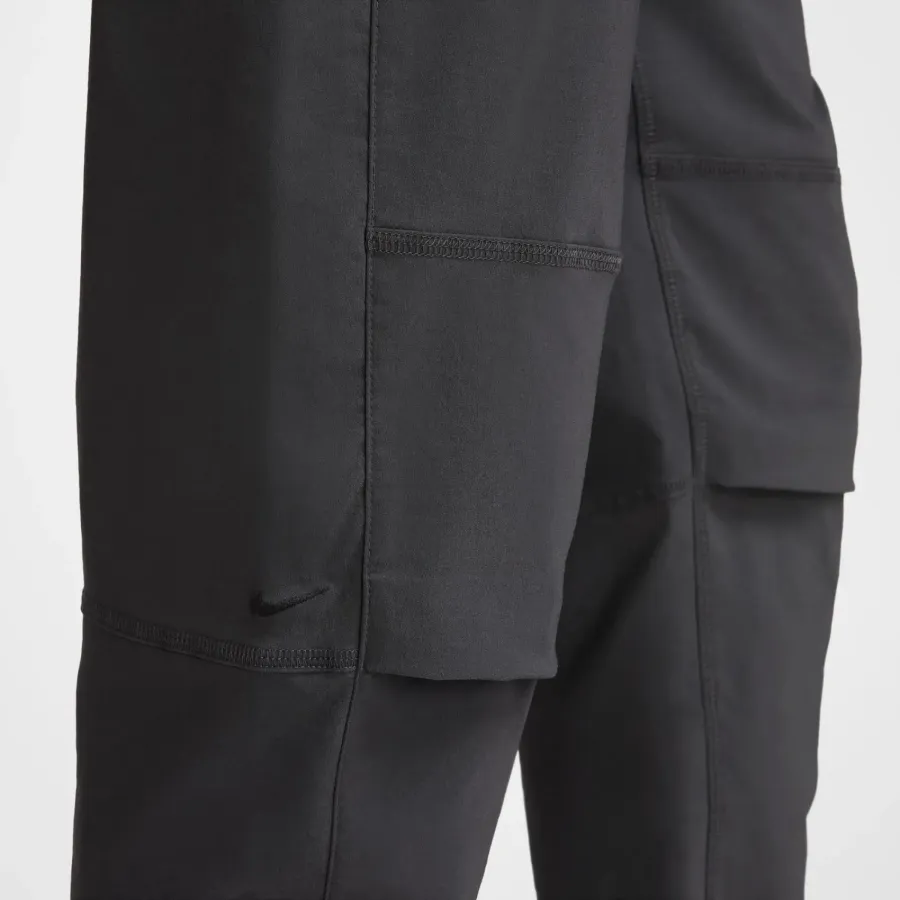Штани Nike Tech Woven Open-Hem Trousers IB6663-060