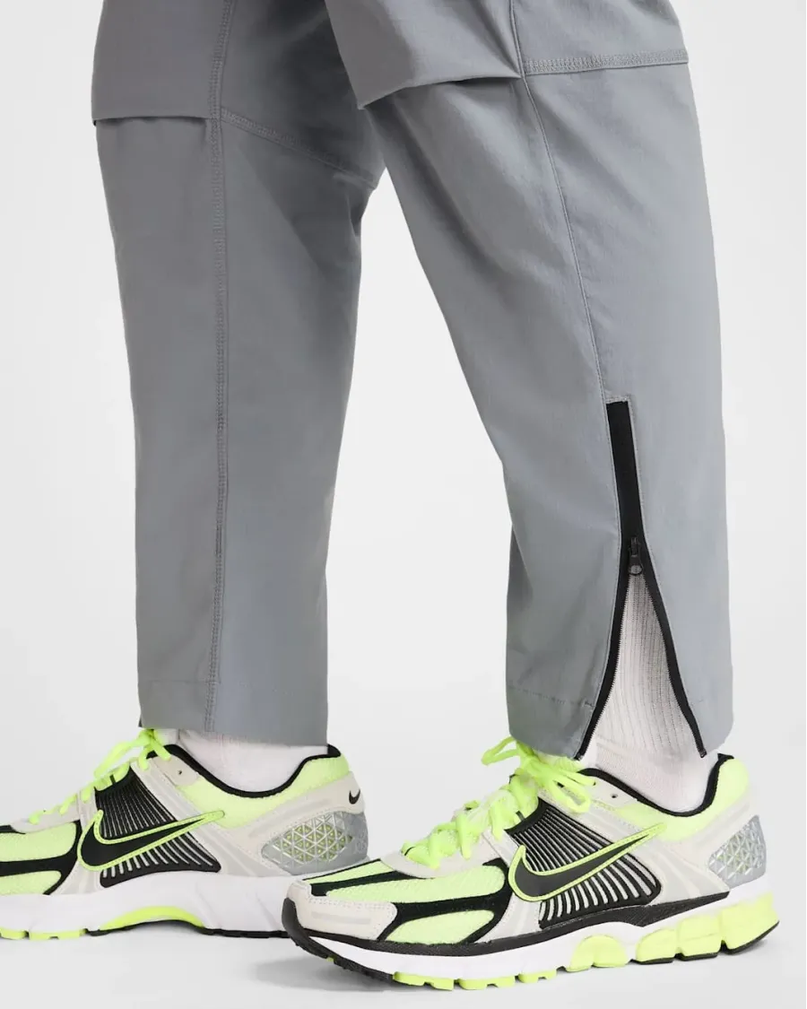 Штани Nike Tech Woven Open-Hem Trousers IB6663-065
