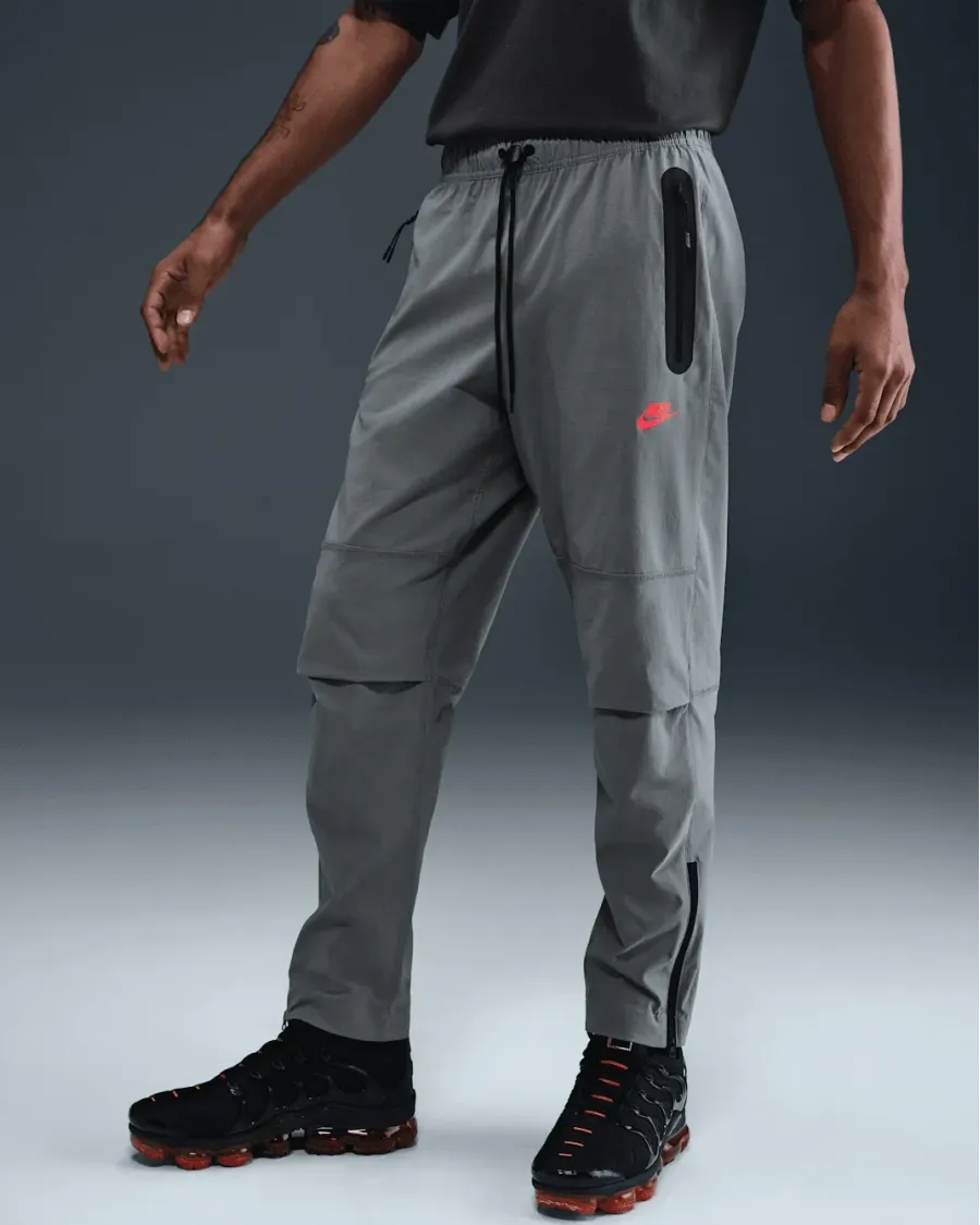Штани Nike Tech Woven Open-Hem Trousers IB6663-084