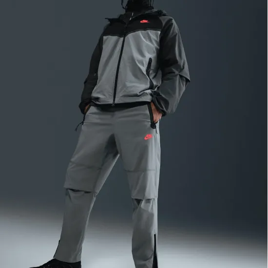 Штани Nike Tech Woven Open-Hem Trousers IB6663-084