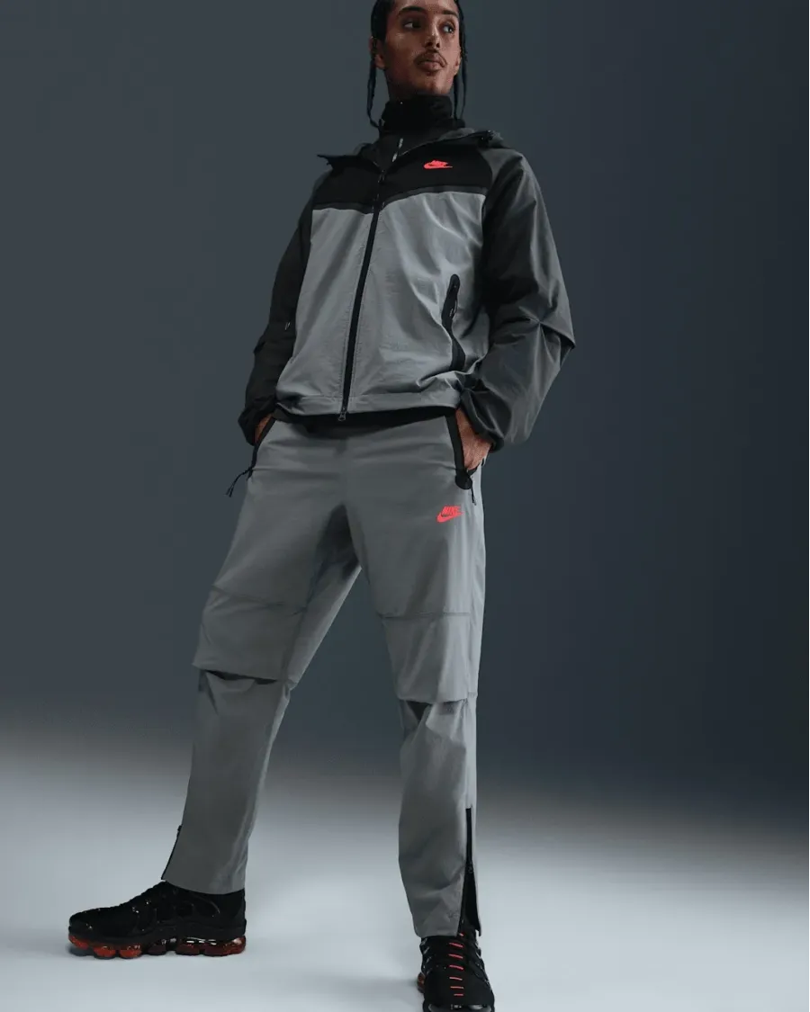 Штани Nike Tech Woven Open-Hem Trousers IB6663-084