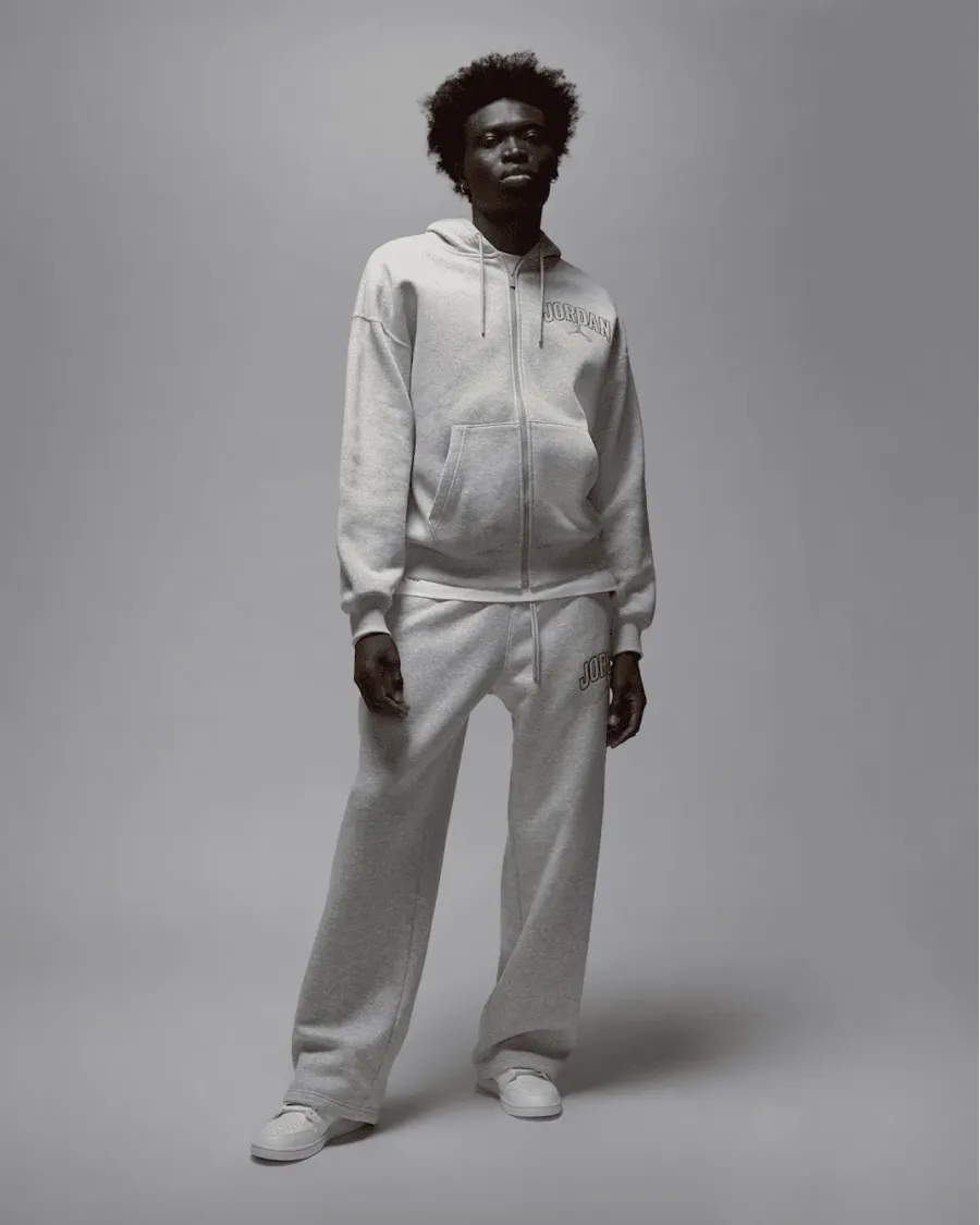 Штани Nike Air Jordan Brooklyn Fleece Oversized Open-Hem Trousers IB7243-050