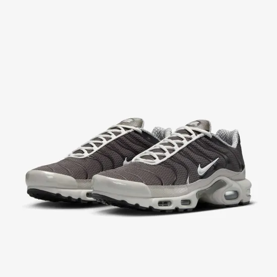 Кросівки Nike Air Max Plus IB7679-200