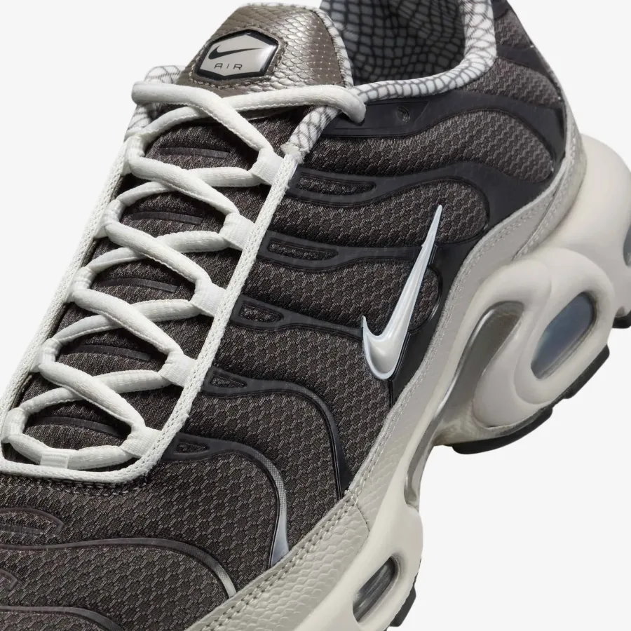 Кросівки Nike Air Max Plus IB7679-200