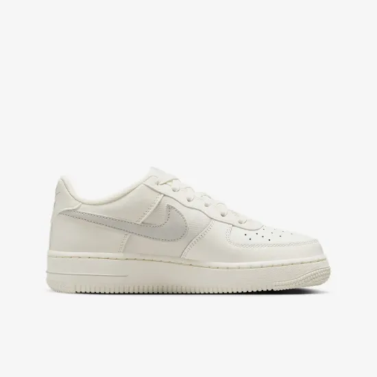 Кросівки Nike Air Force 1 Low IB7688-100