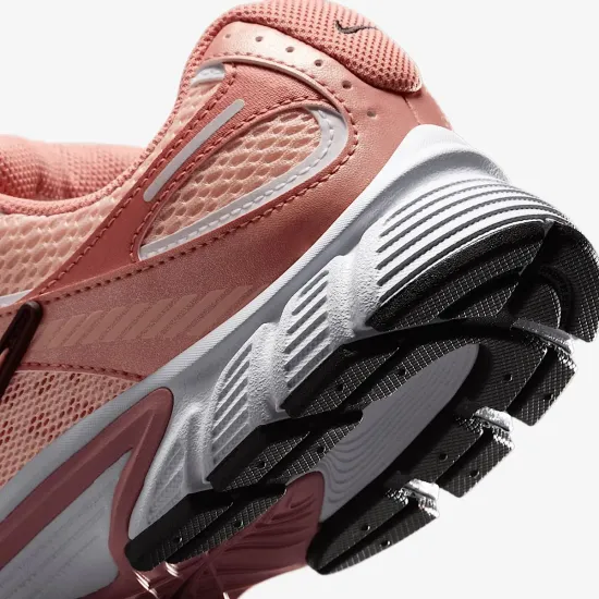 Кросівки Nike V5 RNR IF2330-600