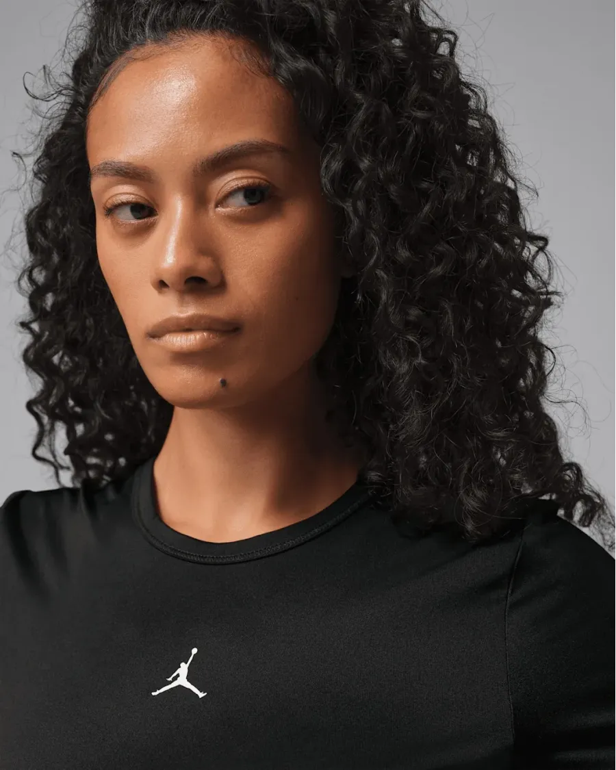Футболка Nike Air Jordan Sport Essentials Dri-FIT IF2354-010