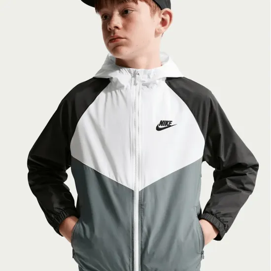 Куртка Nike Sportswear Windrunner Repel IF2821-100