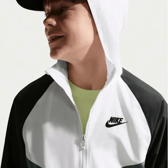 Куртка Nike Sportswear Windrunner Repel IF2821-100