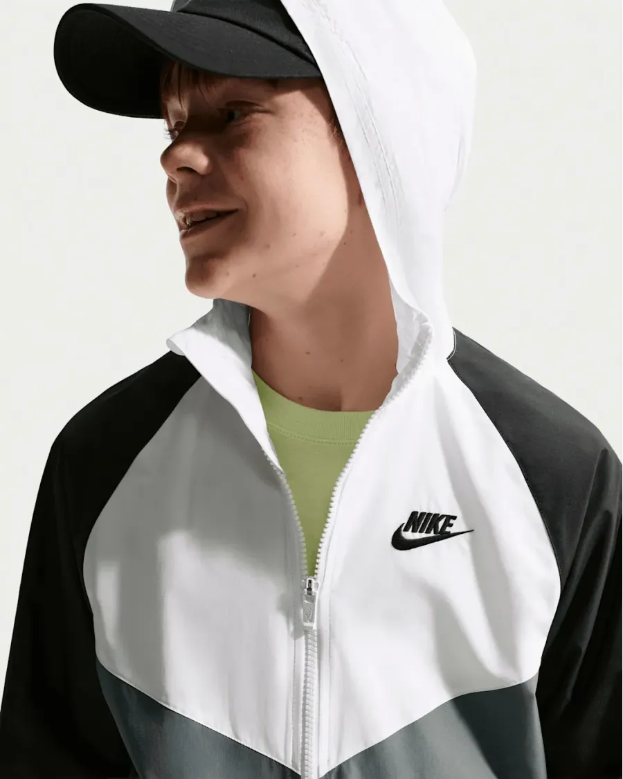 Куртка Nike Sportswear Windrunner Repel IF2821-100
