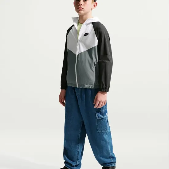 Куртка Nike Sportswear Windrunner Repel IF2821-100