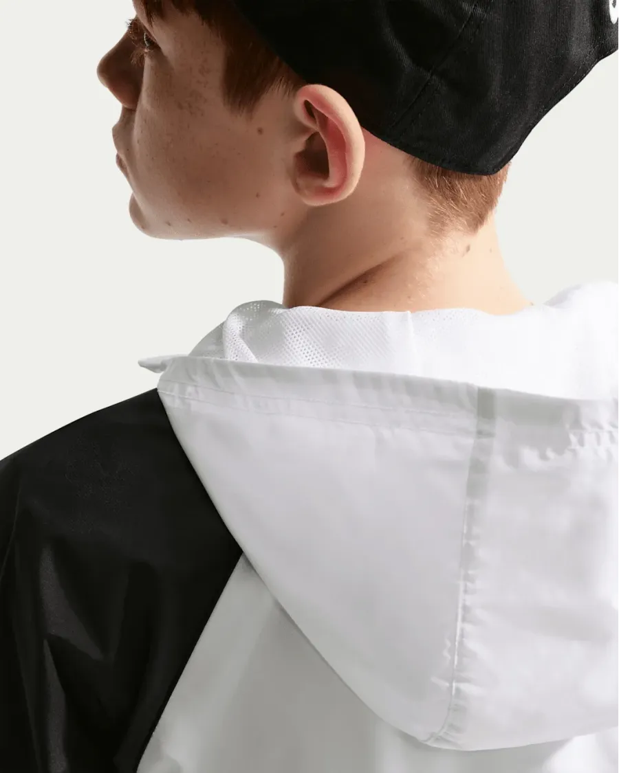 Куртка Nike Sportswear Windrunner Repel IF2821-100