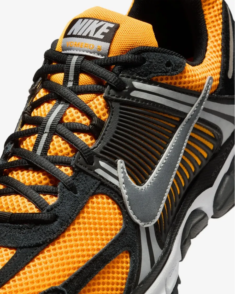 Кросівки Nike Zoom Vomero 5 HV2527-002 IF6211-700