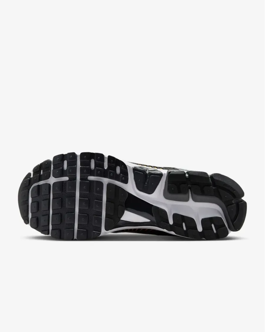 Кросівки Nike Zoom Vomero 5 HV2527-002 IF6211-700