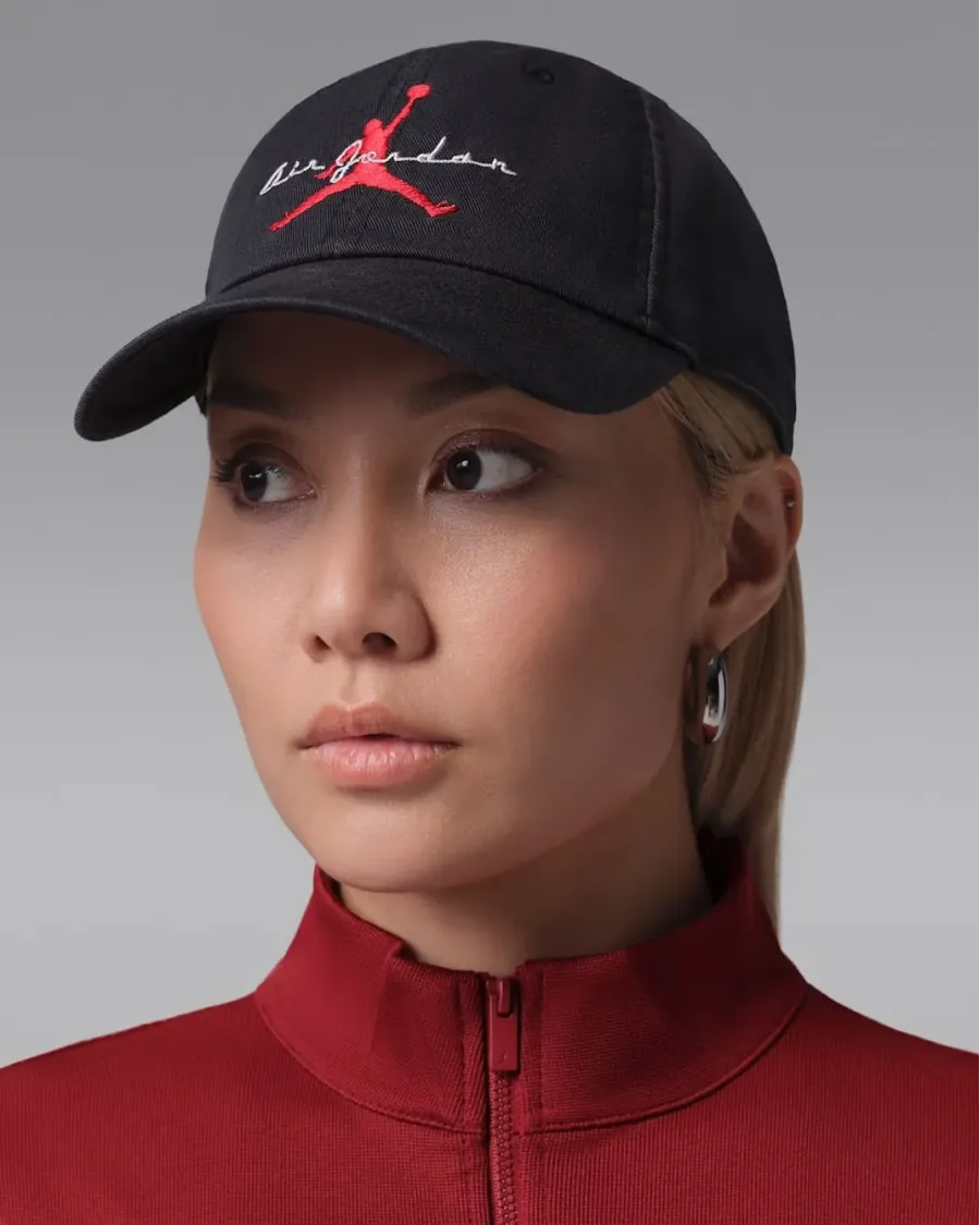 Кепка Nike Air Jordan Club Cap Unstructured Adjustable IF8483-010