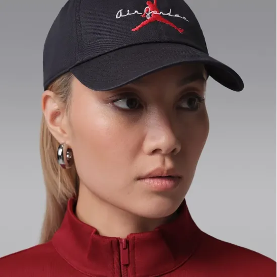 Кепка Nike Air Jordan Club Cap Unstructured Adjustable IF8483-010