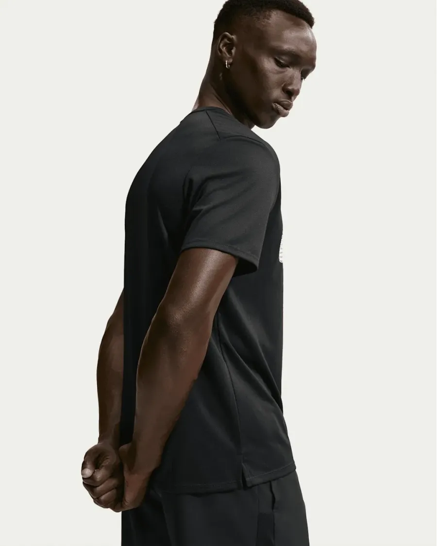 Футболка Nike Miler Dri-FIT UV IF9475-010