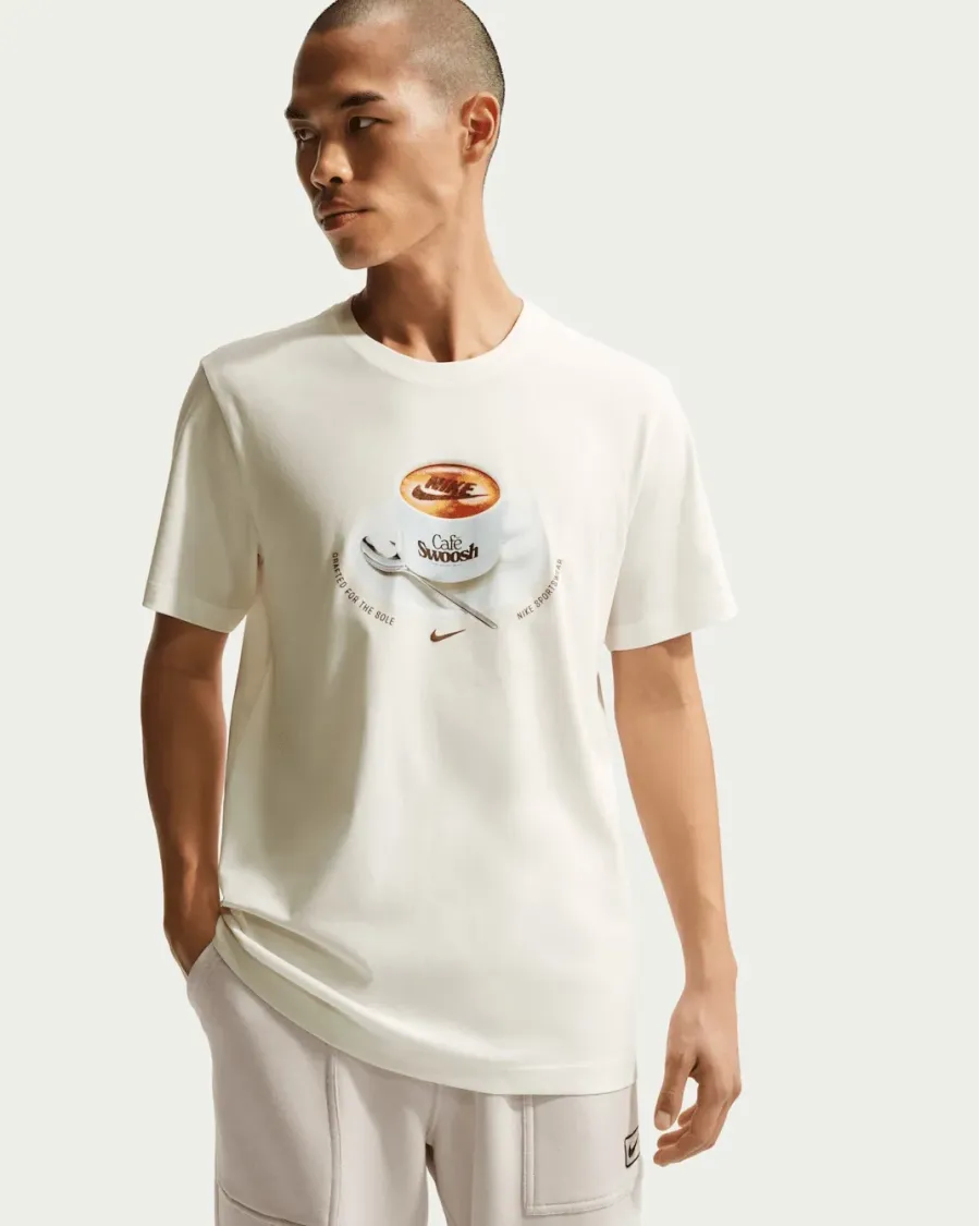 Футболка Nike Cafe Swoosh Mug Tee IH1159-133