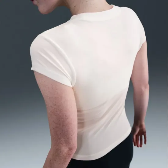 Футболка Nike Sportswear Tight Short-Sleeve Graphic IH8476-100