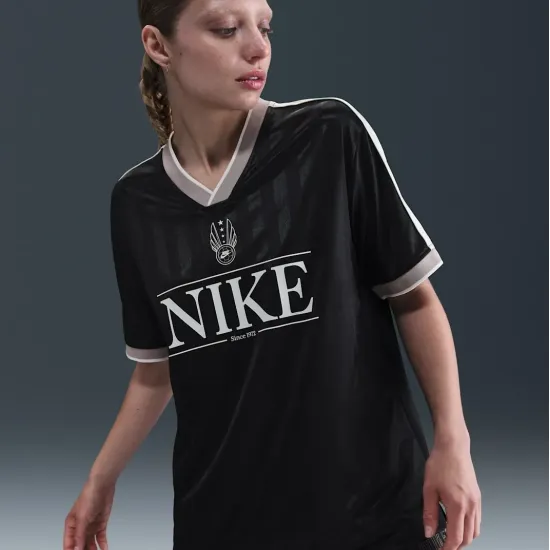 Футболка Nike Sportswear V-Neck Jersey Top IH8504-010