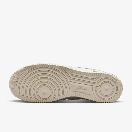Кросівки Nike Air Force 1 ’07 LV8 IM6002-030