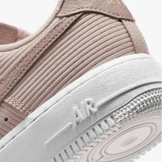 Кросівки Nike Air Force 1 07 IM6533-602