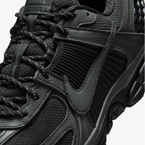 Кросівки Nike Zoom Vomero 5 SE IM6597-001