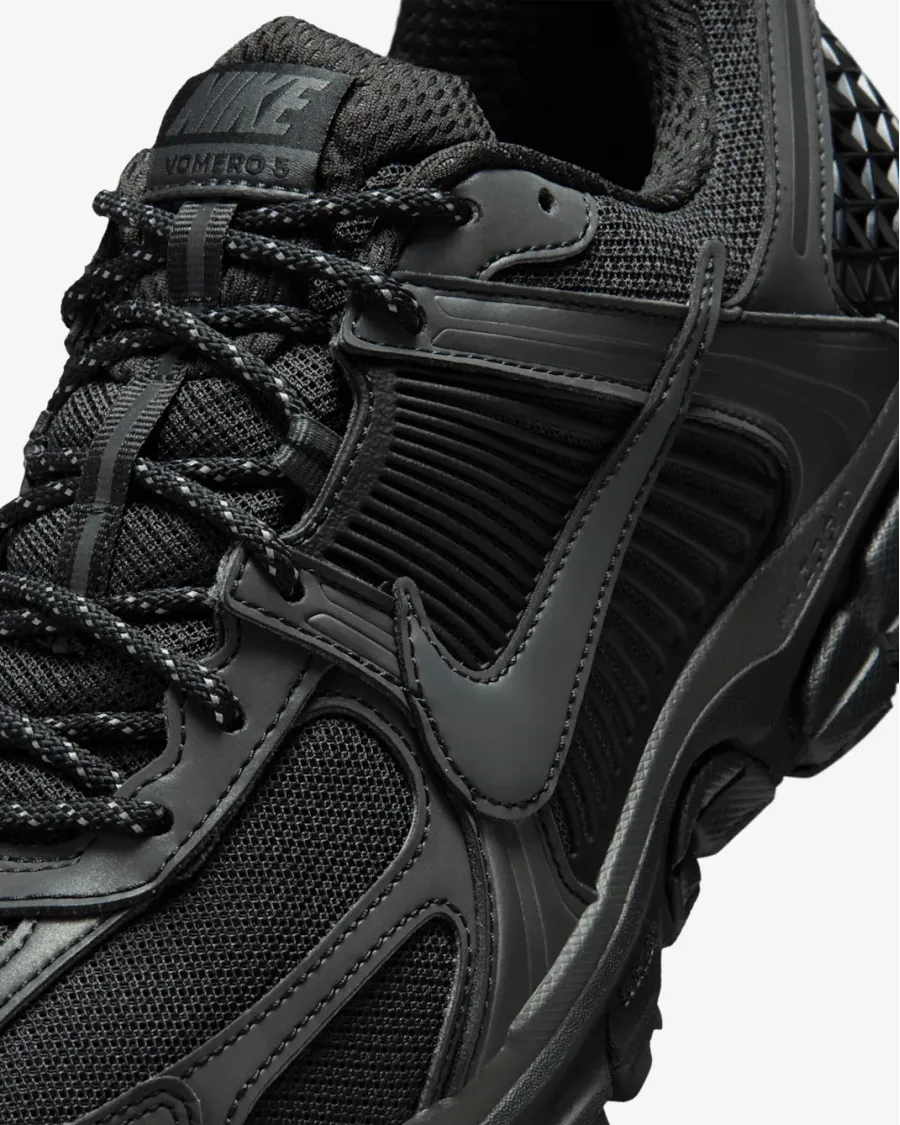 Кросівки Nike Zoom Vomero 5 SE IM6597-001