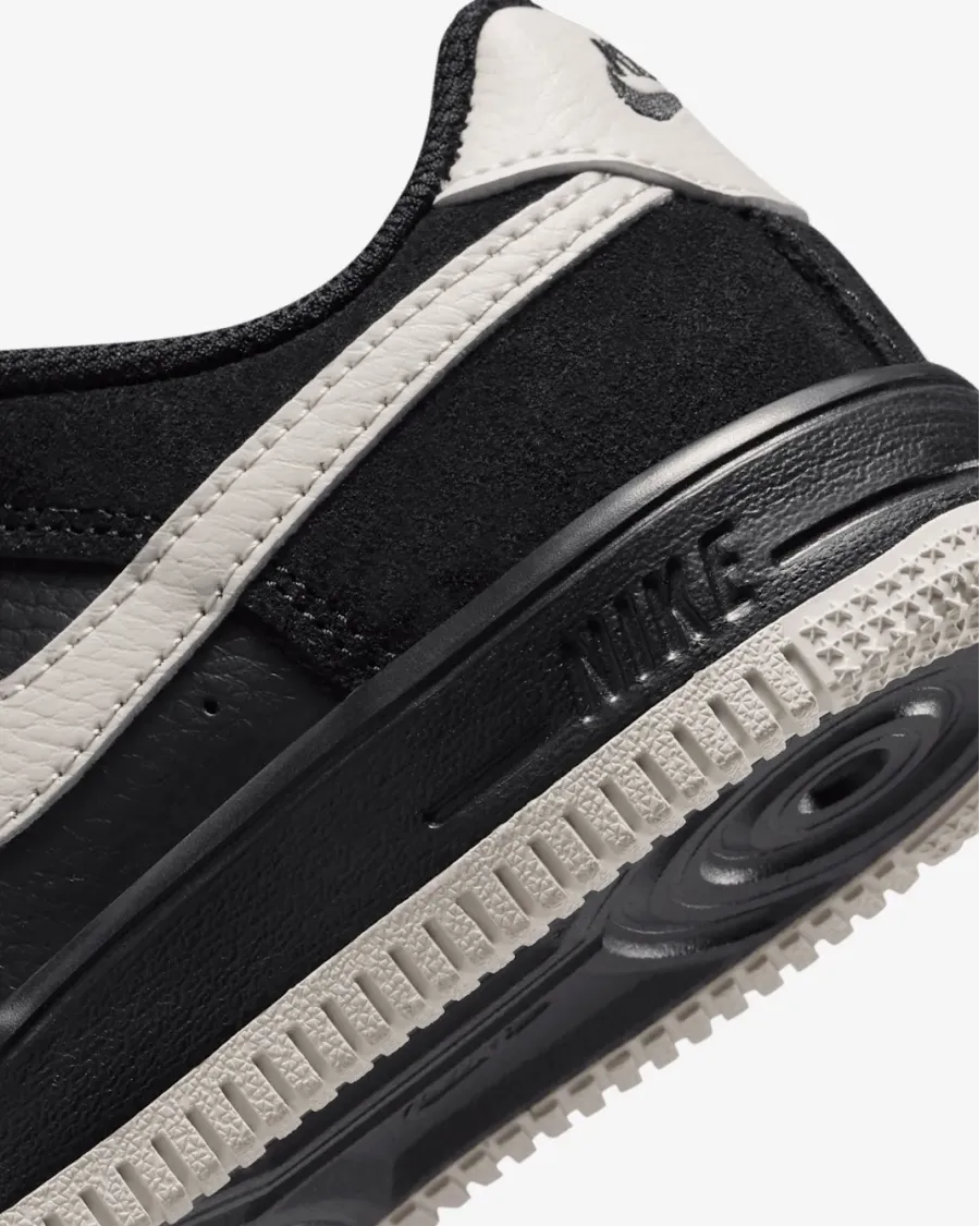 Кросівки Nike Force 1 Low LV8 2 IM8000-001