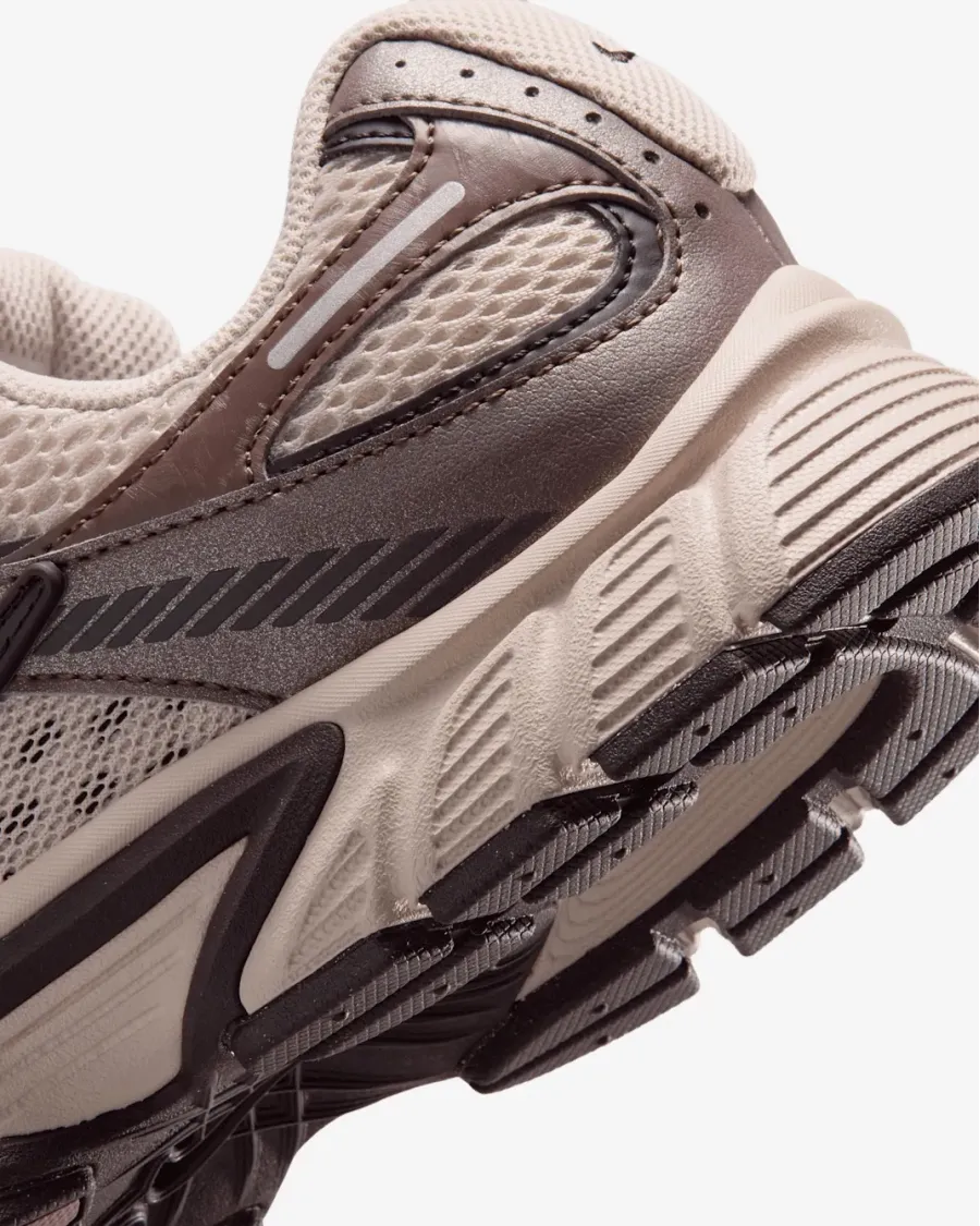 Кросівки Nike V5 RNR SE IO0464-600