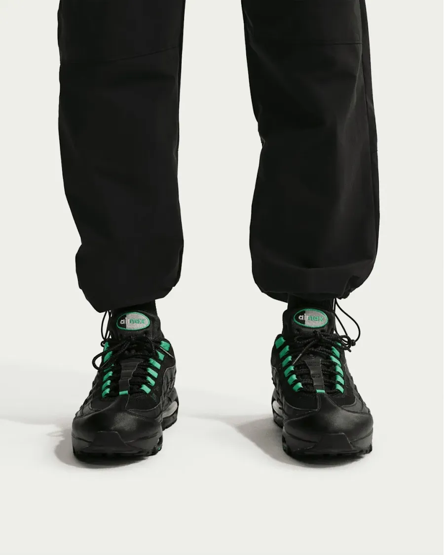 Штани Nike Sportswear Air Max Woven IO1059-010