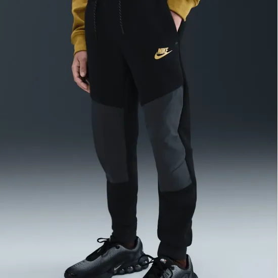 Костюм Nike Sportswear Tech Fleece IO1285-010_IO1286-010