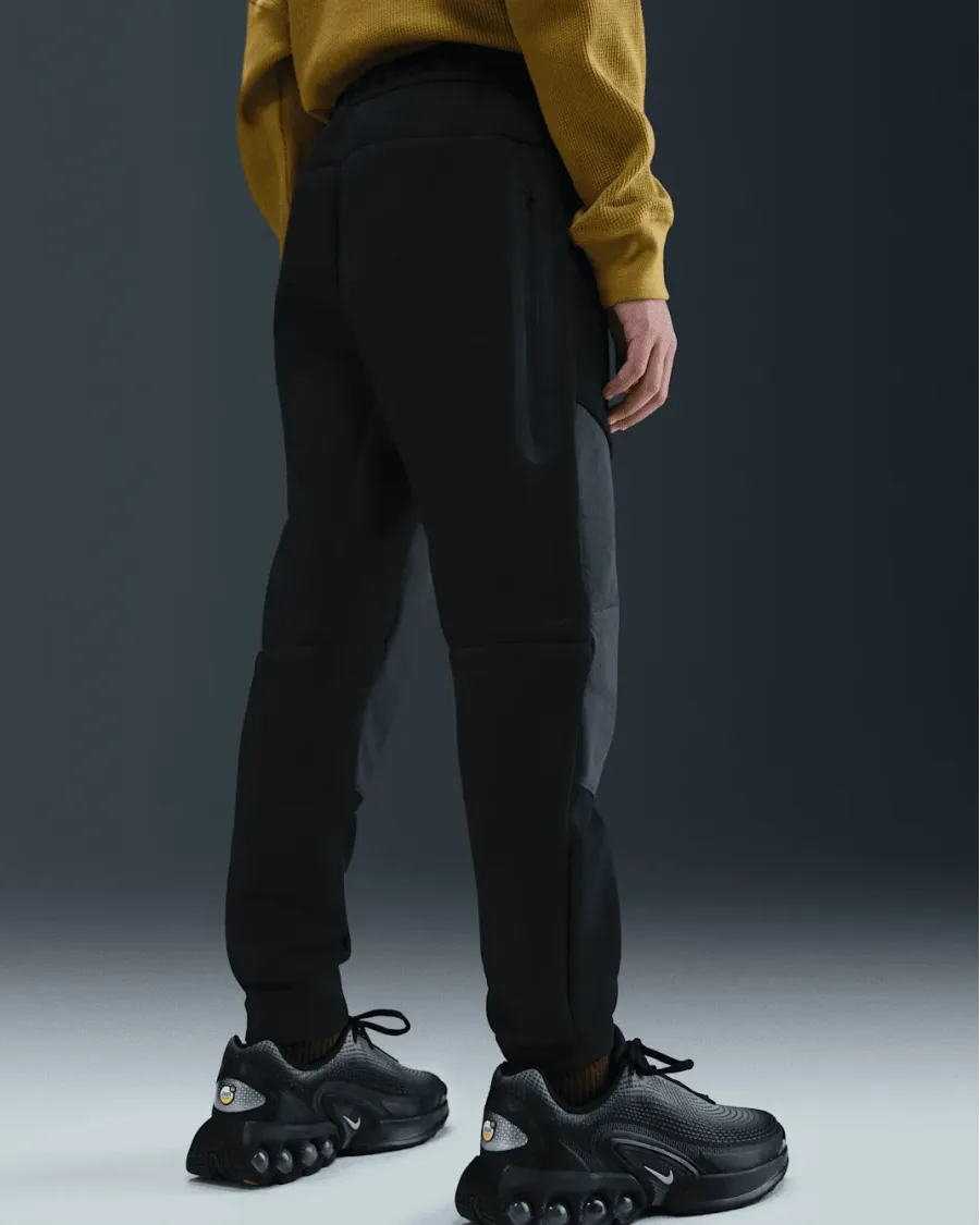 Костюм Nike Sportswear Tech Fleece IO1285-010_IO1286-010