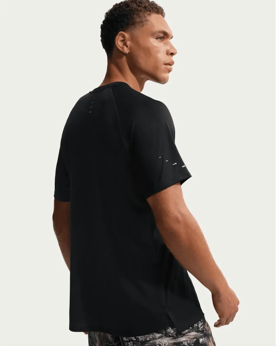 Футболка Nike Stride Dri-FIT IO7980-010