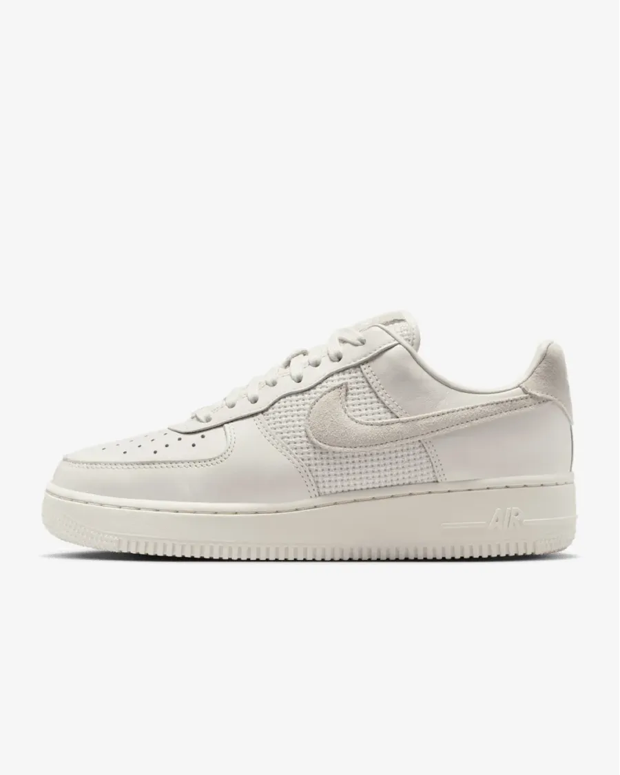 Кросівки Nike Air Force 1 '07 IQ0275-030