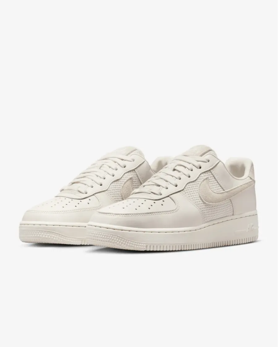 Кросівки Nike Air Force 1 '07 IQ0275-030