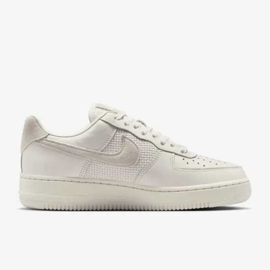 Кросівки Nike Air Force 1 '07 IQ0275-030