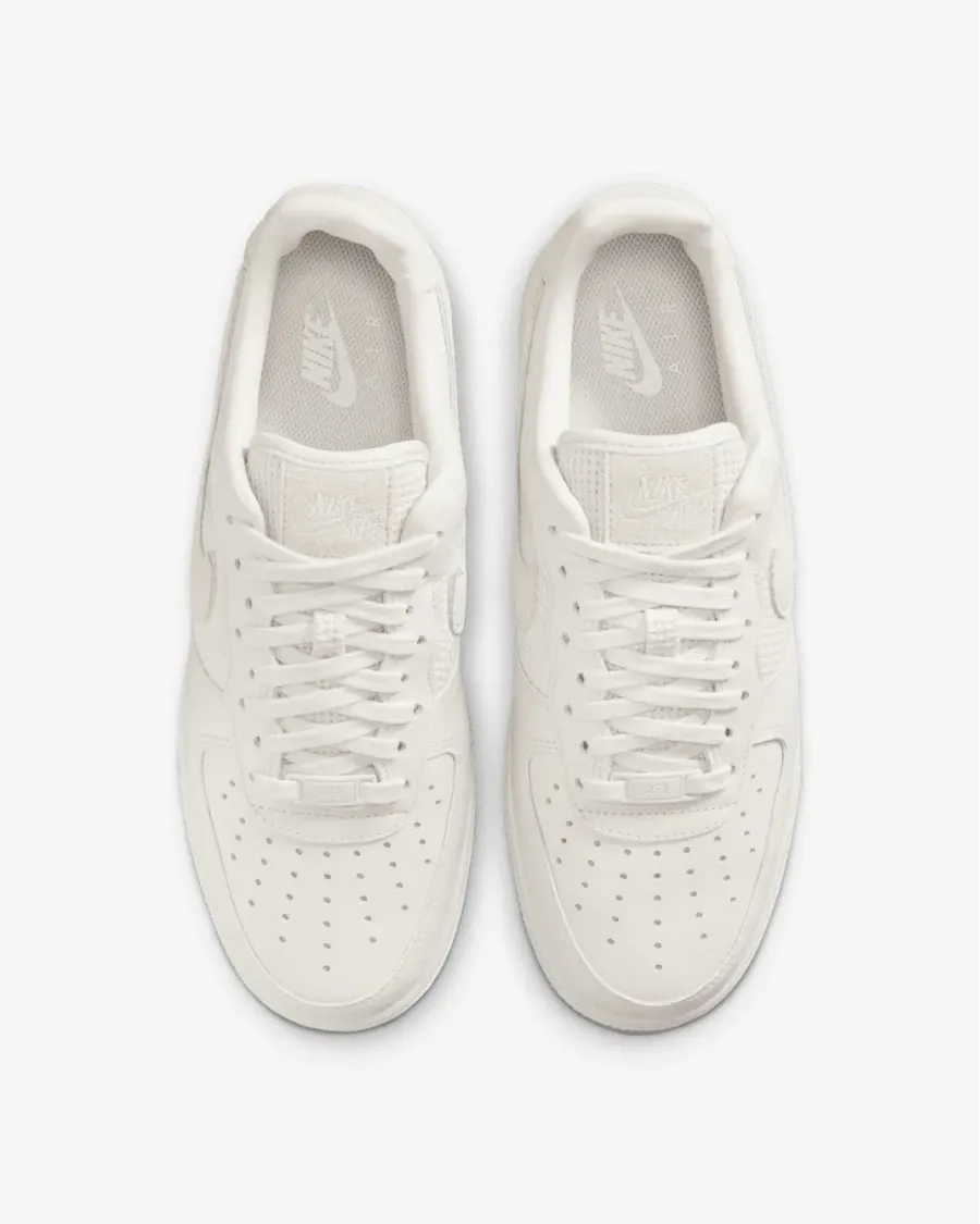 Кросівки Nike Air Force 1 '07 IQ0275-030